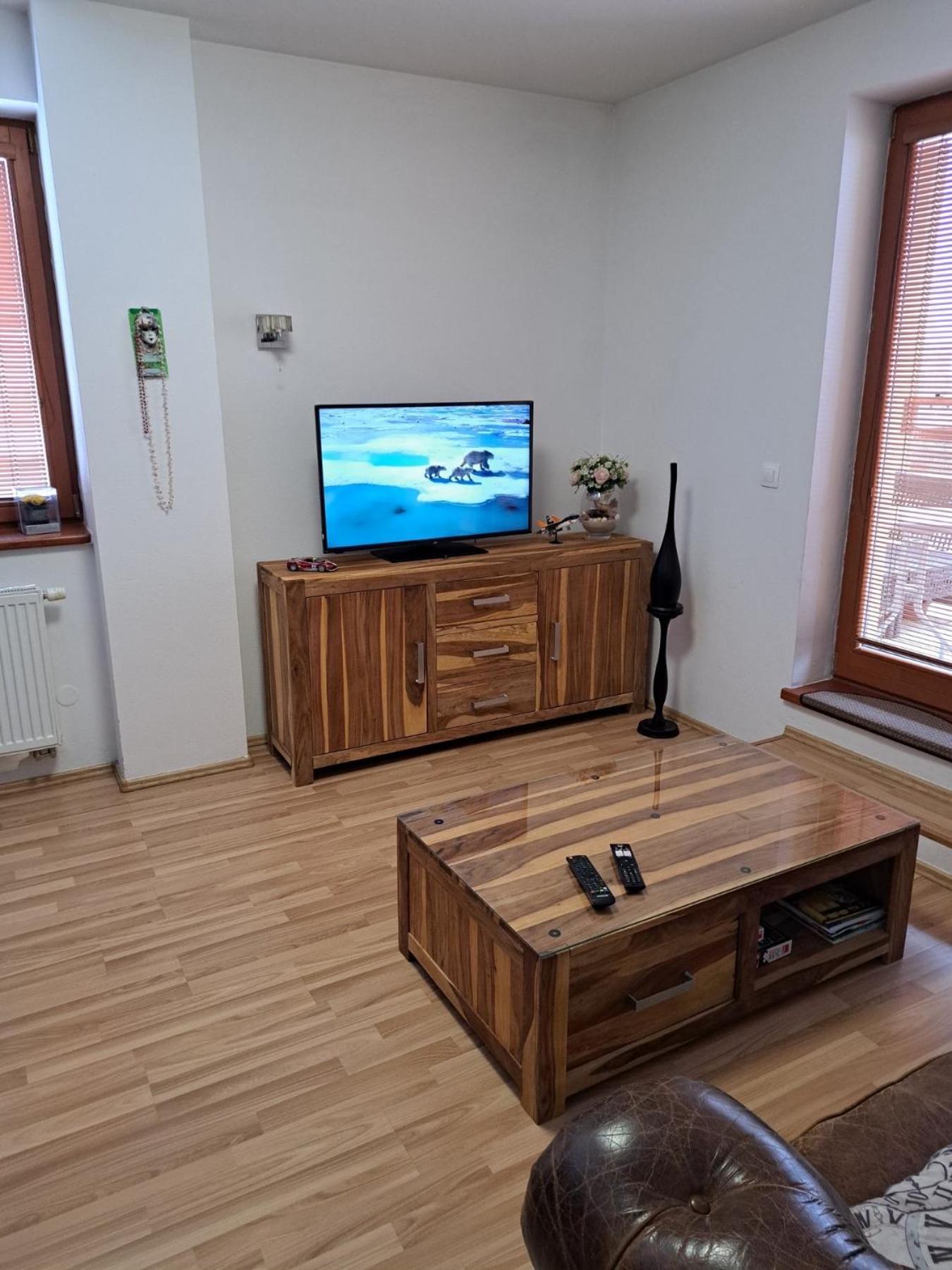 Apartament In The Center Of Poprad-Free Parking Exterior photo